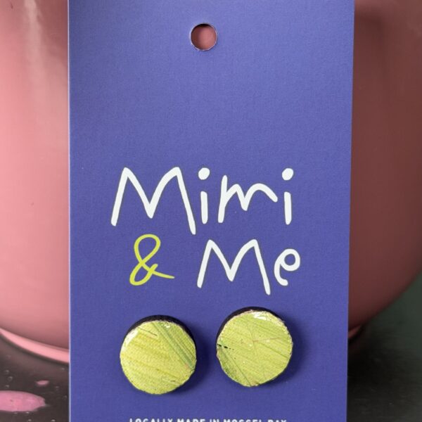 Ear Buttons //